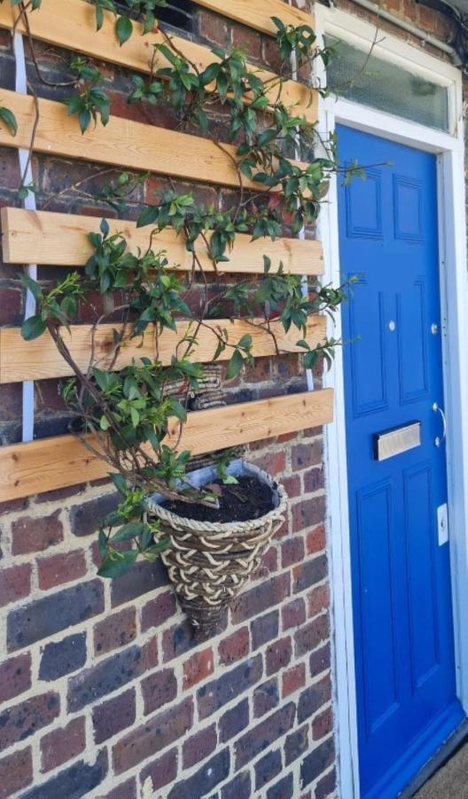 Stylish & Cozy 2-Bedroom Flat In Hoxton & Shoreditch London Exteriör bild
